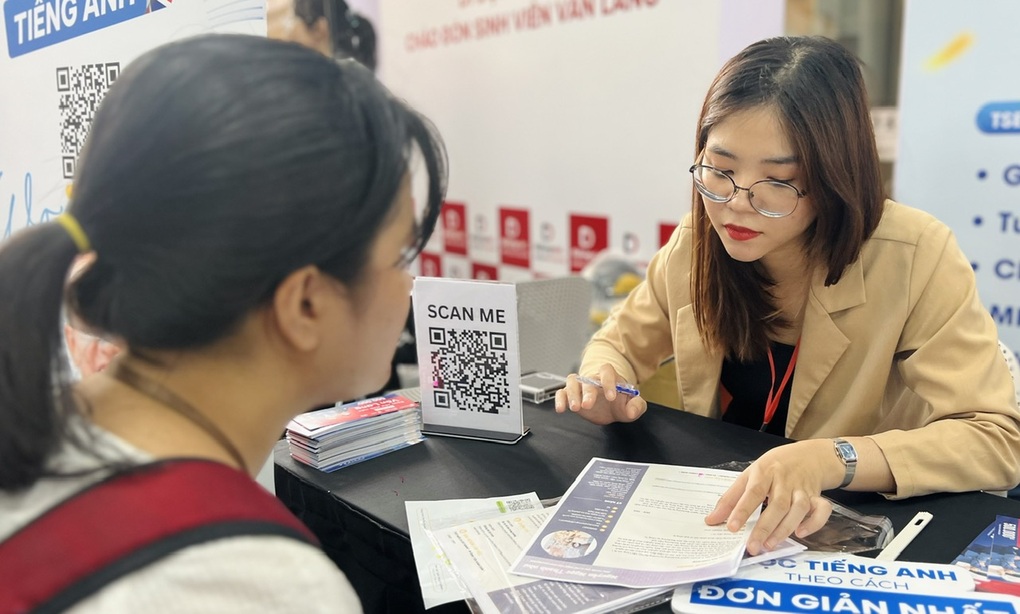 Nữ sinh bằng giỏi đòi lương chục triệu đồng, thực tế dập tả tơi - 2 Nữ sinh bằng giỏi đòi lương chục triệu đồng, thực tế dập tả tơi - 2