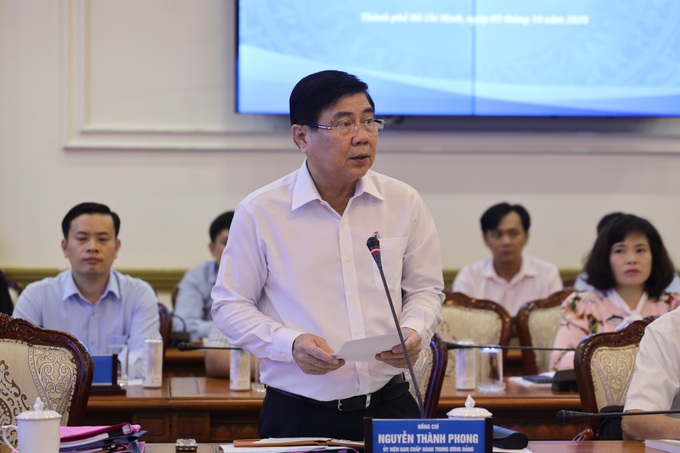 TP.HCM: 27.000 doanh nghiệp giải thể và tạm ngưng hoạt động do hưởng dịch COVID-19 - Ảnh 1. TP.HCM: 27.000 doanh nghiệp giải thể và tạm ngưng hoạt động do hưởng dịch COVID-19 - Ảnh 1.
