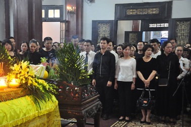 Hàng nghìn người tiễn đưa nữ nạn nhân bị tài xế say xỉn tông tử vong