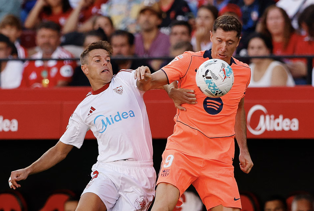 Thua đậm Sevilla, Barcelona mất ngôi đầu bảng vào tay Real Madrid - 2 Thua đậm Sevilla, Barcelona mất ngôi đầu bảng vào tay Real Madrid - 2