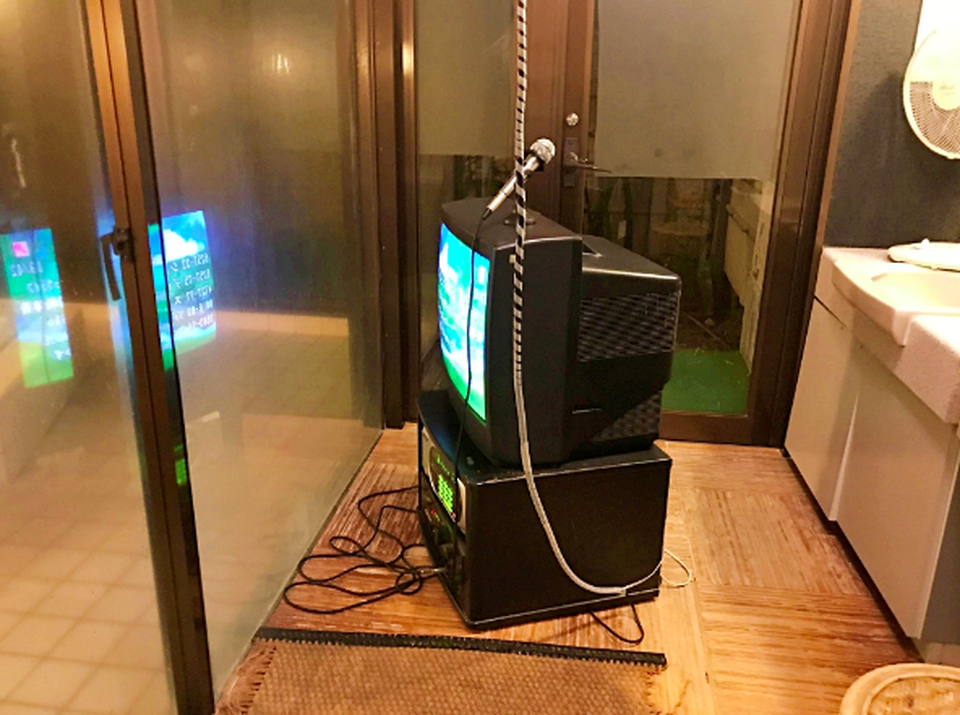 Vừa tắm onsen vừa hát karaoke - 4 Vừa tắm onsen vừa hát karaoke - 4