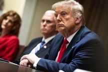 Cấp dưới ông Trump bị nghi kiếm bộn tiền từ "thị trường ân xá"