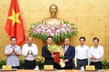 Thủ tướng trao quyết định giao quyền Bộ trưởng Thông tin và Truyền thông