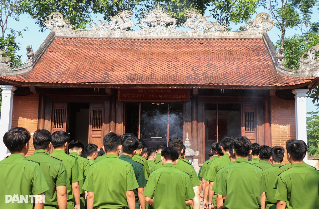 Hơn 1.100 học viên cảnh sát đội nắng 3 cùng trên quê hương Bác Hồ - 1 Hơn 1.100 học viên cảnh sát đội nắng 3 cùng trên quê hương Bác Hồ - 1