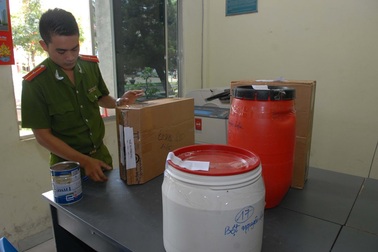 Triệt phá cơ sở sản xuất sữa giả dành cho bà bầu và trẻ em