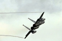 Chĩa nhầm mũi máy bay, phi công quân sự Mỹ gây tiếng nổ làm dân hốt hoảng