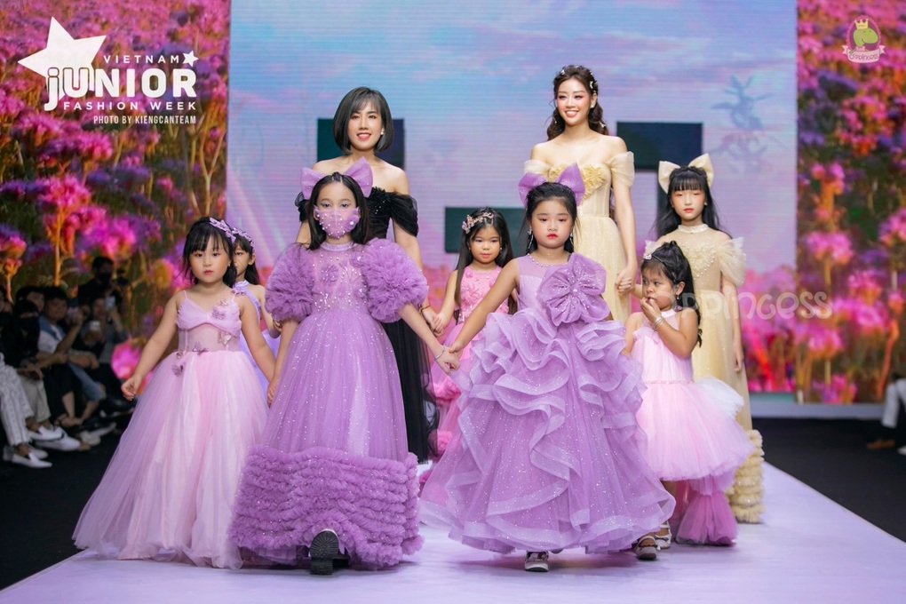 Ó Princess - thương hiệu chuyên thiết kế váy công chúa độc đáo cho bé gái - 4 Ó Princess - thương hiệu chuyên thiết kế váy công chúa độc đáo cho bé gái - 4