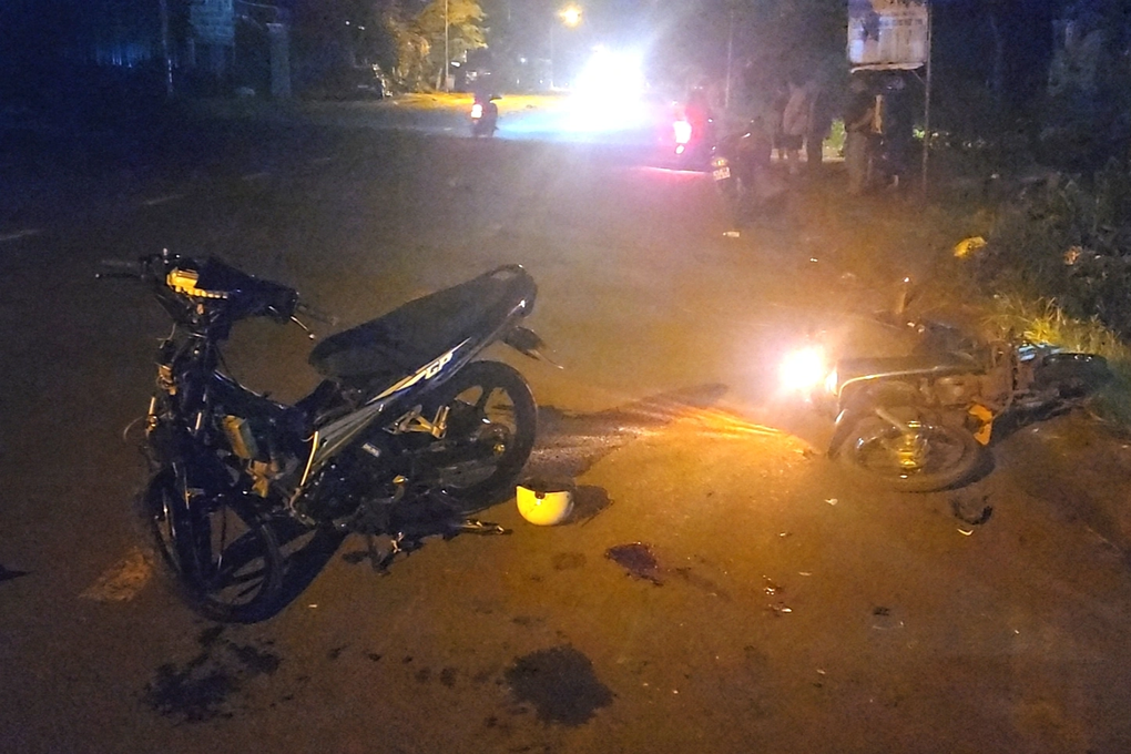 Sang đường thiếu quan sát, người đàn ông bị xe đâm tử vong - 1 Sang đường thiếu quan sát, người đàn ông bị xe đâm tử vong - 1