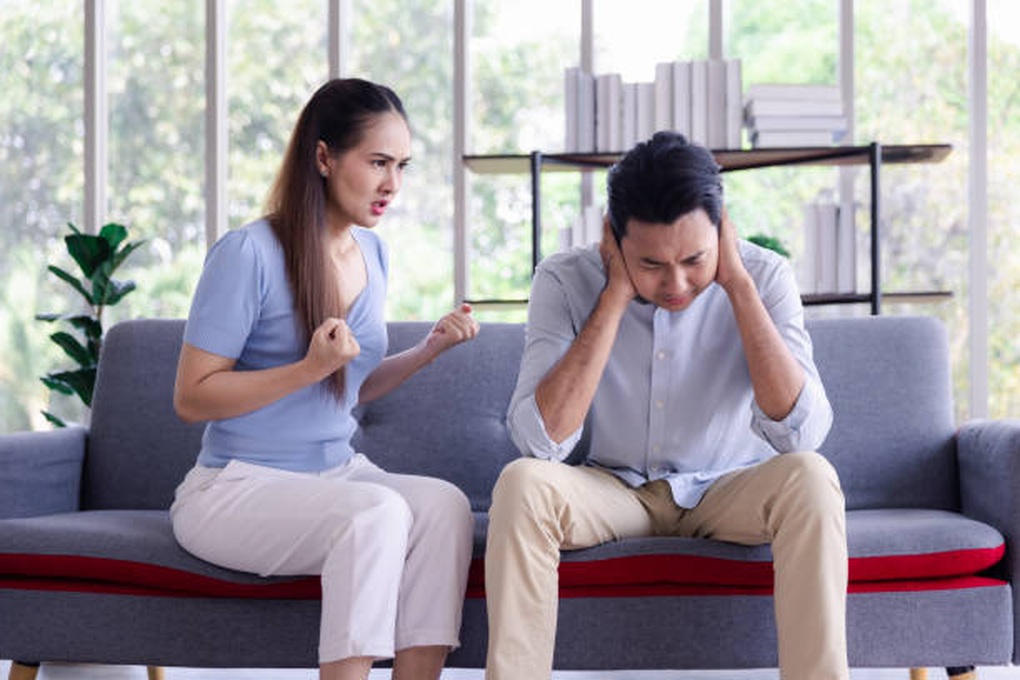 Vợ nổi giận mỗi khi nghe tôi nhắc tới chị hàng xóm - 1 Vợ nổi giận mỗi khi nghe tôi nhắc tới chị hàng xóm - 1