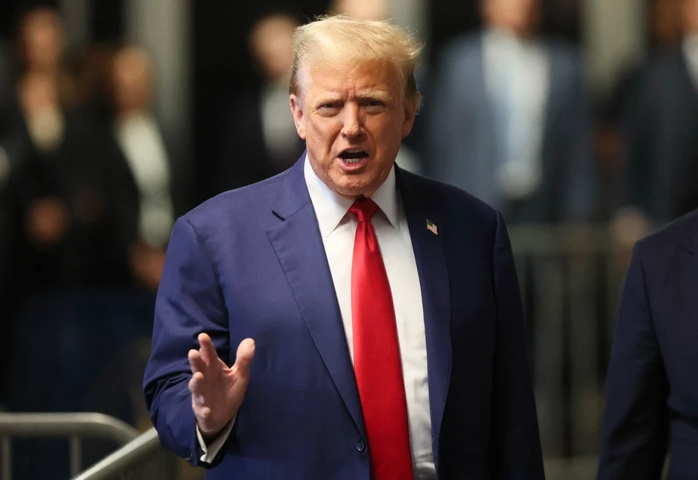 Ông Trump lên tiếng sau khi bị chỉ trích vì đồng ý nhận máy bay từ Qatar - 1