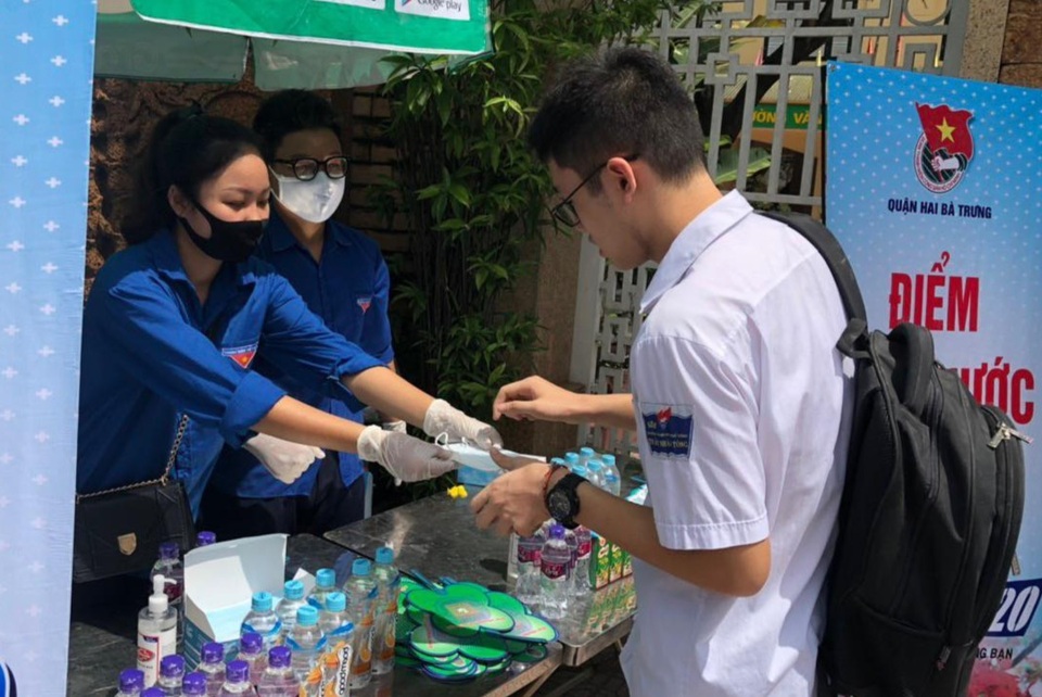 Tình nguyện viên Thủ đô hăng hái tiếp sức mùa thi năm 2020 - 11
