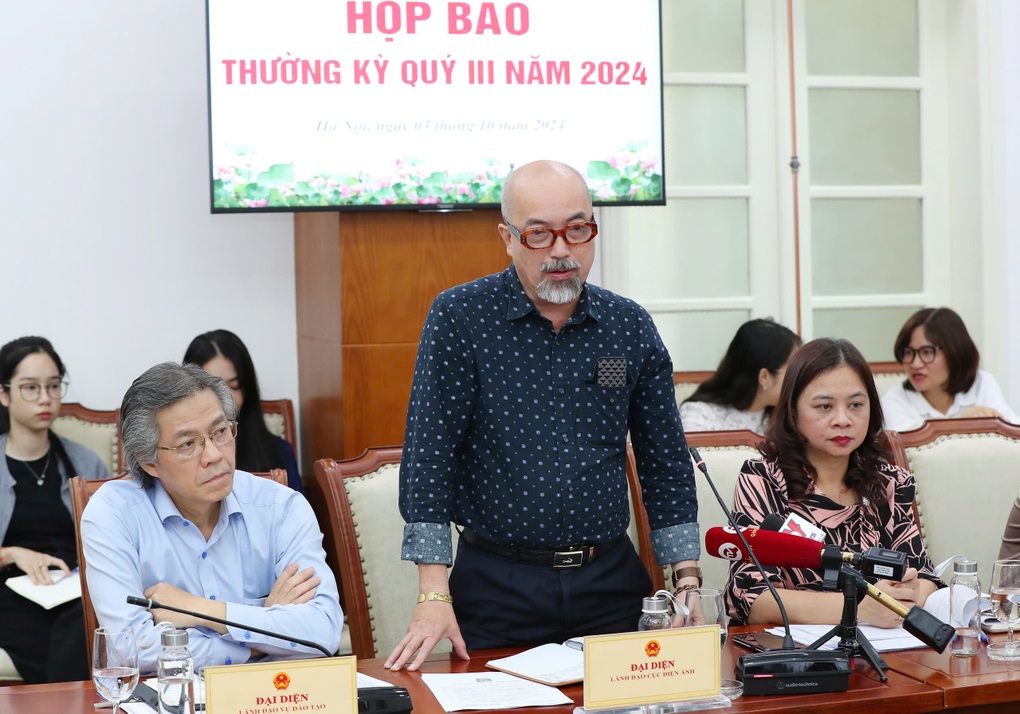 Cục trưởng Điện ảnh nói về khó khăn khi đưa Bà già đi bụi ra rạp - 1 Cục trưởng Điện ảnh nói về khó khăn khi đưa Bà già đi bụi ra rạp - 1