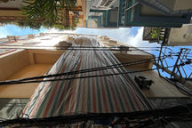 Nhà trọ sinh viên cấp tập tháo bỏ "chuồng cọp", cấm sạc xe điện sau 22h