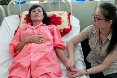 Cô giáo nghèo cận kề “cửa tử” thèm sống để nuôi con