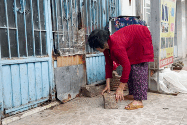 Người dân sống trong nhà đã xuống cấp tại vùng dự án 50 triệu USD ở Đà Lạt