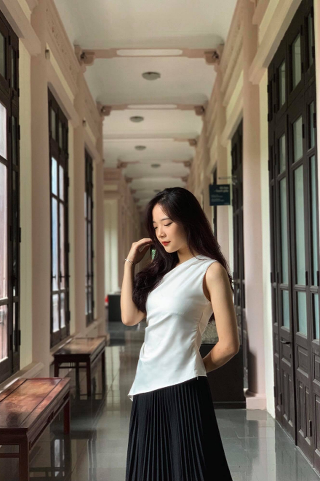 Khoe lông nách rậm rạp khi dự sự kiện: Cá tính hay sống ích kỷ? - 2 Khoe lông nách rậm rạp khi dự sự kiện: Cá tính hay sống ích kỷ? - 2