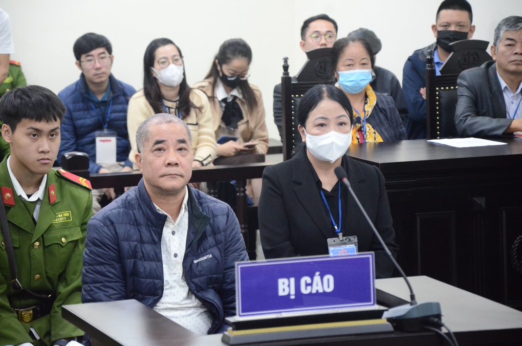 Cựu cán bộ Sở TN-MT Hà Nội cùng vợ hầu tòa - 1 Cựu cán bộ Sở TN-MT Hà Nội cùng vợ hầu tòa - 1