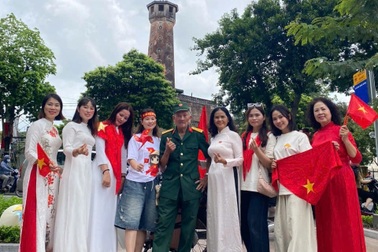 Cựu chiến binh 75 tuổi lại giấu vợ con, chạy xe máy ra Hà Nội mừng 2/9