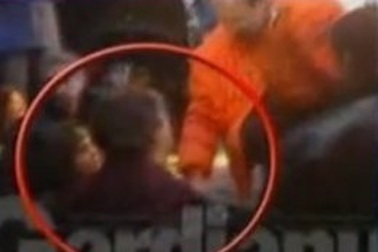 Tổng thống Romania bị “tố” đánh trẻ em 