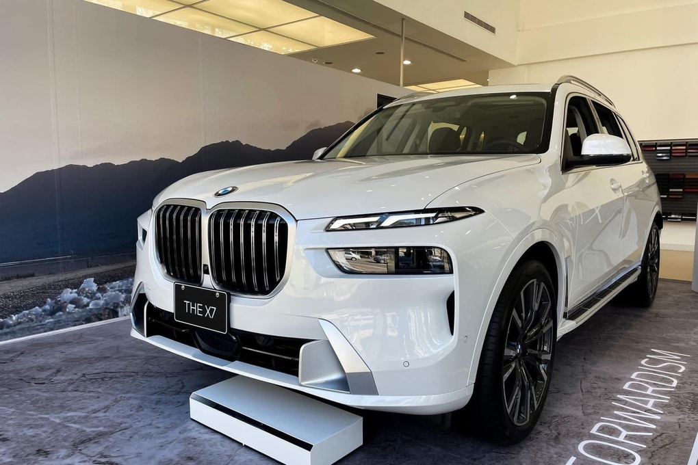 BMW X7 2023 được giảm giá tới 1 tỷ đồng, quyết đấu Mercedes-Benz GLS - 1 BMW X7 2023 được giảm giá tới 1 tỷ đồng, quyết đấu Mercedes-Benz GLS - 1