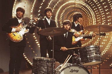 Ảnh hiếm thời ấu thơ của huyền thoại John Lennon