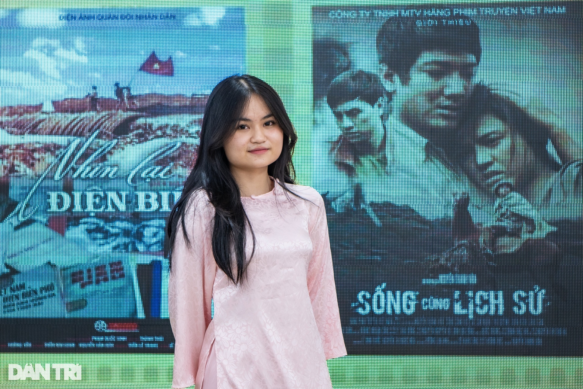 Người trẻ Hà Nội xếp hàng dài, bật khóc khi xem bộ phim Điện Biên Phủ - 11