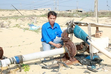 Thu vài trăm triệu mỗi năm nhờ nuôi tôm trên cát