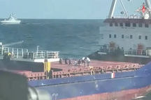 Nga công bố video bắn cảnh cáo và đổ bộ tàu hàng ở Biển Đen