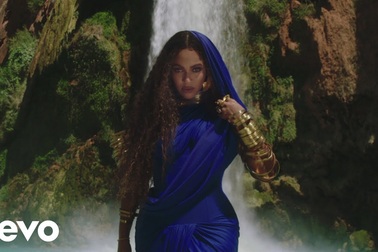 Beyonce thể hiện hai ca khúc nhạc phim trong "The Lion King" - "Spirit" & "Bigger"