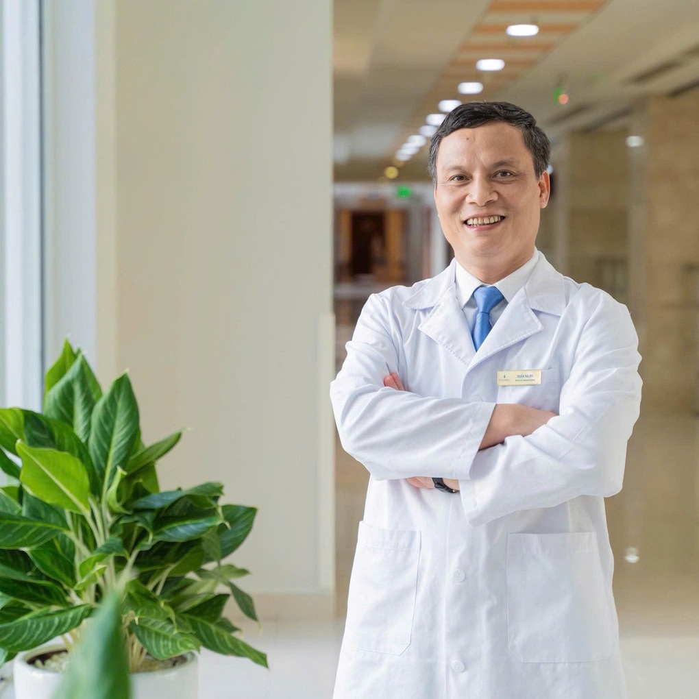 PGS.TS.BS Trần Mạnh Hùng: Từ những ca mổ “cân não” đến khát vọng nâng tầm ngoại khoa tại Vinmec - 1 PGS.TS.BS Trần Mạnh Hùng: Từ những ca mổ “cân não” đến khát vọng nâng tầm ngoại khoa tại Vinmec - 1