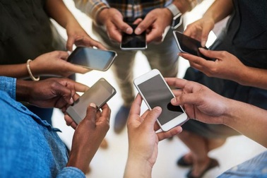 CEO Tim Cook hé lộ Apple đã có giải pháp giúp cha mẹ quản lý con cái sử dụng iPhone