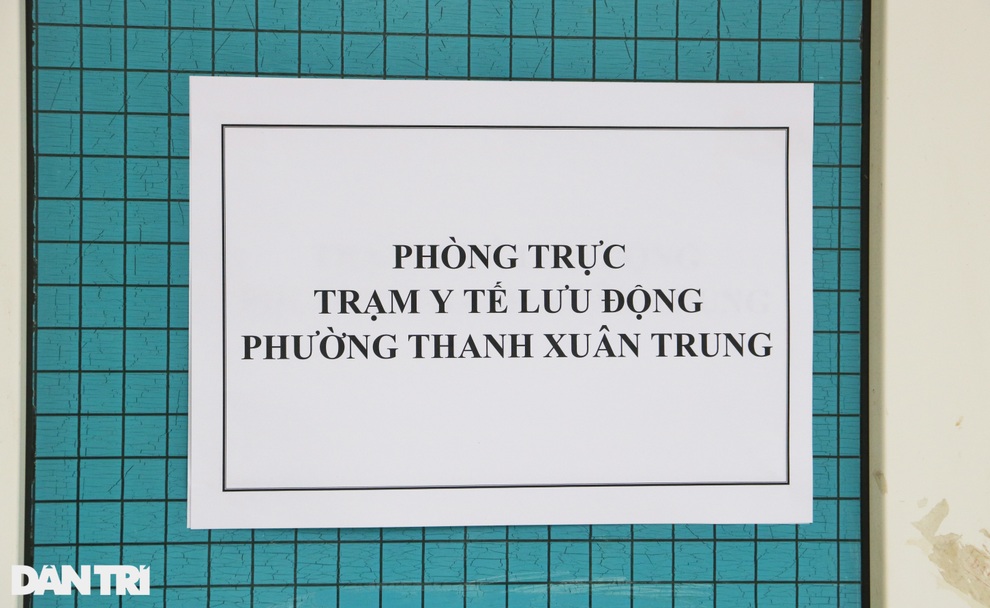 Cận cảnh trạm y tế lưu động được lắp đặt tại quận Thanh Xuân để chống dịch - 5 Cận cảnh trạm y tế lưu động được lắp đặt tại quận Thanh Xuân để chống dịch - 5
