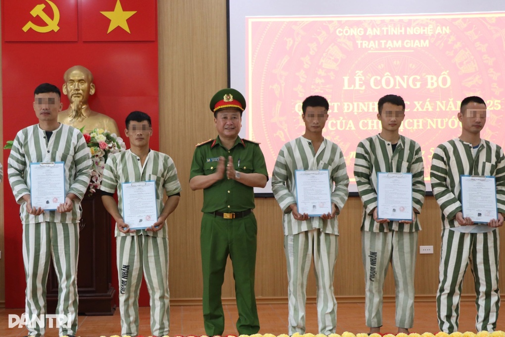 Nam phạm nhân được đặc xá: Trở về với gia đình là điều tuyệt vời nhất - 1 Nam phạm nhân được đặc xá: Trở về với gia đình là điều tuyệt vời nhất - 1