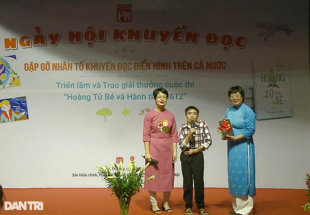 Đôi vai lệch gánh trang sách hồng - 4 Đôi vai lệch gánh trang sách hồng - 4
