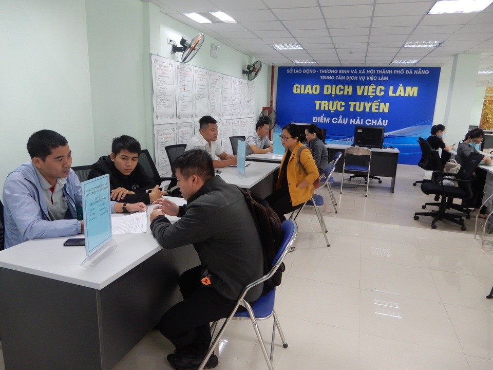 Đà Nẵng: Cuối năm, doanh nghiệp “đỏ mắt” tìm lao động - 1 Đà Nẵng: Cuối năm, doanh nghiệp “đỏ mắt” tìm lao động - 1