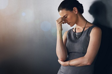 Chồng nói dối mất việc để lấy tài sản của vợ, dọn đến sống với bồ