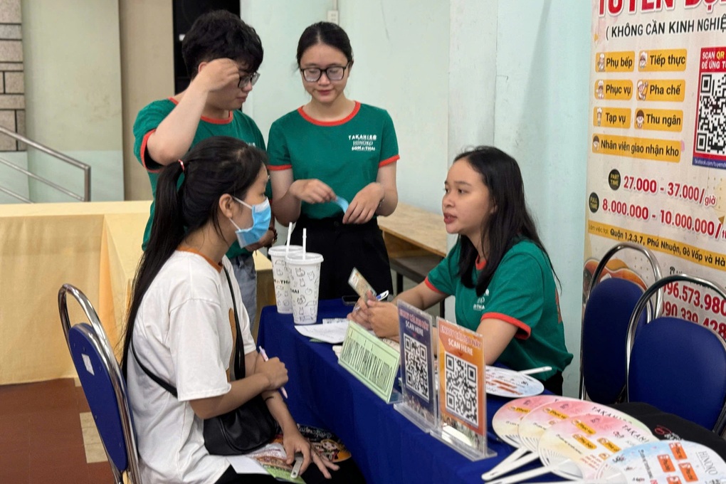 Lao động kinh nghiệm khó tìm việc, doanh nghiệp tìm người không kinh nghiệm - 1 Lao động kinh nghiệm khó tìm việc, doanh nghiệp tìm người không kinh nghiệm - 1