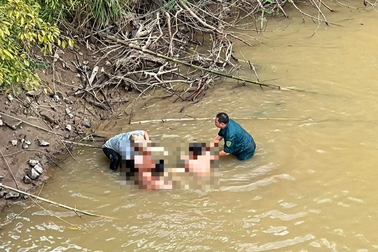 Trời nóng rủ nhau xuống hồ tắm, 3 học sinh tiểu học tử vong