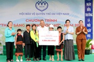 Gần 4,9 tỷ đồng “Thắp sáng những ước mơ” cho trẻ em vùng cao