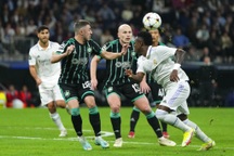 Thắng đậm Celtic, Real Madrid giành ngôi đầu bảng