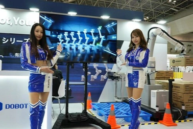 Nhật Bản sử dụng robot để giải quyết tình trạng thiếu lực lượng lao động