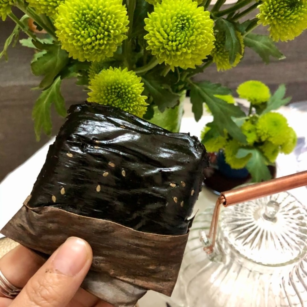 Loạt món ăn nhìn đen xì nhưng vị lại ngon ngất ngây - 1 Loạt món ăn nhìn đen xì nhưng vị lại ngon ngất ngây - 1