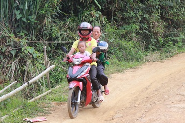 Người dân tộc thiểu số không biết chữ được học và thi lấy giấy phép lái xe