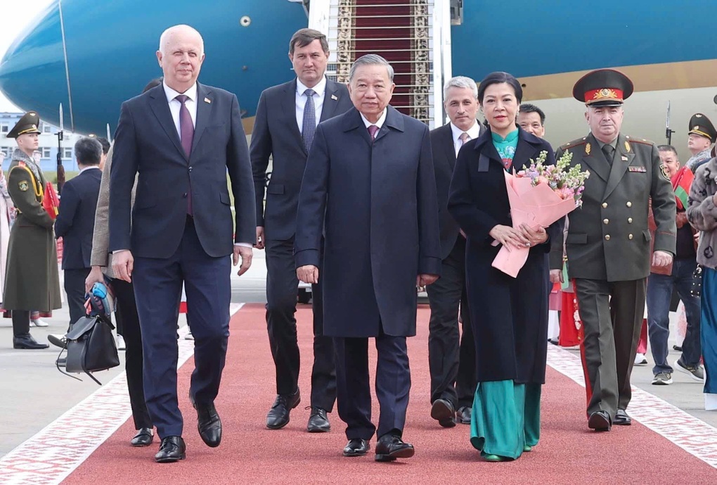 Tổng Bí thư Tô Lâm và Phu nhân bắt đầu thăm cấp Nhà nước Cộng hòa Belarus - 1 Tổng Bí thư Tô Lâm và Phu nhân bắt đầu thăm cấp Nhà nước Cộng hòa Belarus - 1