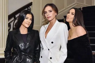 Victoria Beckham gặp chị em cô Kim trong sự kiện