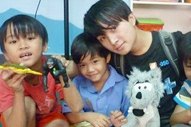 Thầy giáo sinh viên ở xóm Sở Thùng