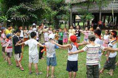 Cần giảm bớt thi cử để tăng cường hoạt động ngoại khóa