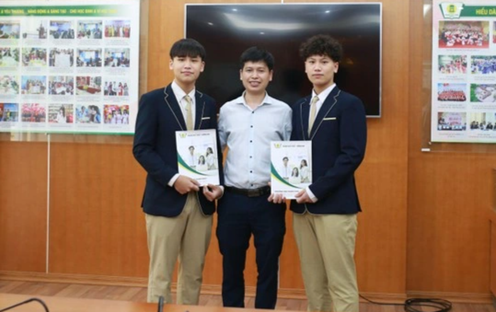 Hai nam sinh Gen Z chinh phục giải Khoa học kỹ thuật quốc tế - 2 Hai nam sinh Gen Z chinh phục giải Khoa học kỹ thuật quốc tế - 2