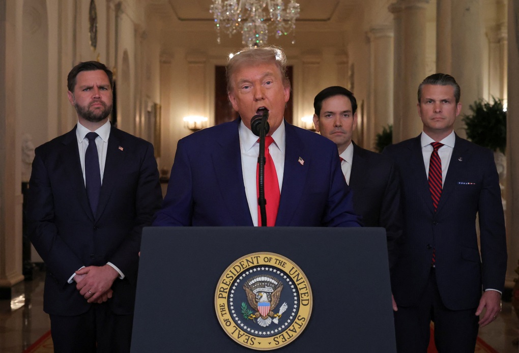 MAGA rạn nứt: Ông Trump đối đầu cơn bão chính trị sau cuộc không kích Iran - 1 MAGA rạn nứt: Ông Trump đối đầu cơn bão chính trị sau cuộc không kích Iran - 1