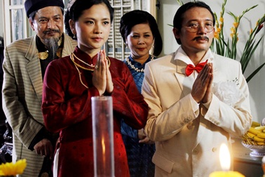 "Xã hội Việt Nam sau một thế kỷ, sự lố lăng vẫn còn nguyên?"